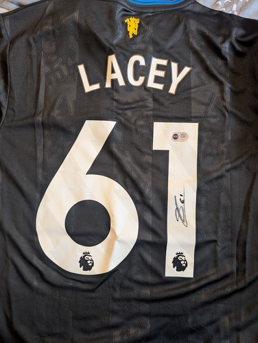 Shea lacey signed man - shea, utd