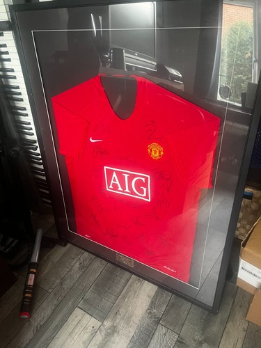 Man utd signned - , shirt