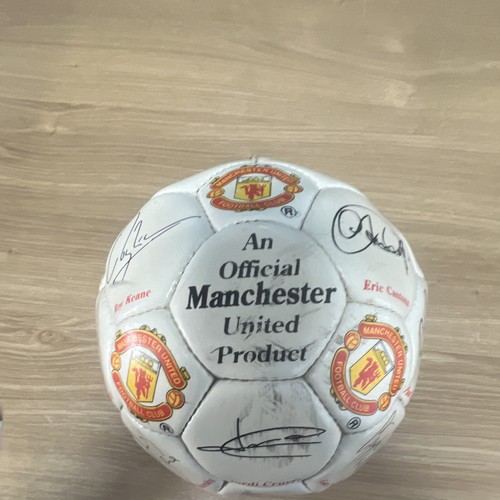Man utd ball with - ball, if